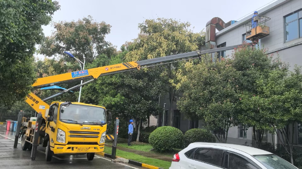 武昌高空作業(yè)車(chē)出租，徐東大街18米登高車(chē)租賃